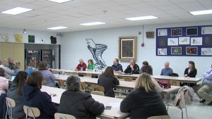 Z-R Administration and board discussing with the public the financial crisis  (WSIL-TV)